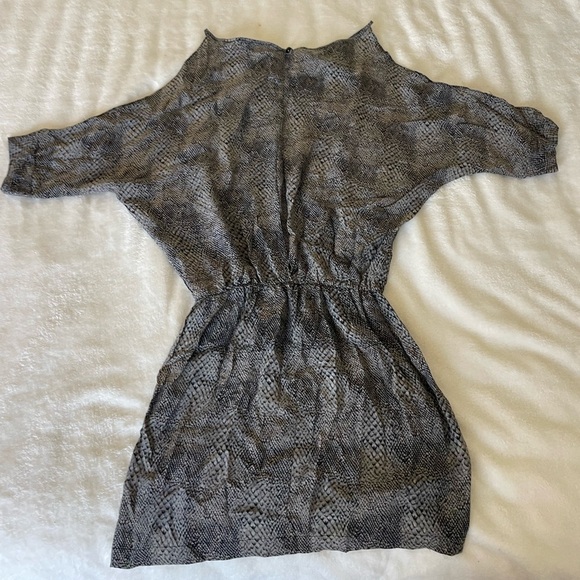 Karina Grimaldi Cold  Shoulder Silk Snake Print Dress - Picture 9 of 9